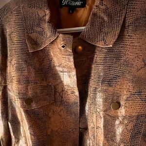 Vintage snakeskin pattern polyester jacket. Size large. super comfy and light.